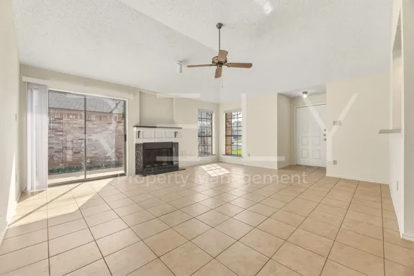 $1,895 | 604 David Curry Drive, Round Rock, TX 78664