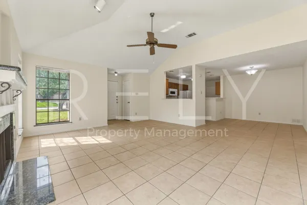 $1,895 | 604 David Curry Drive, Round Rock, TX 78664