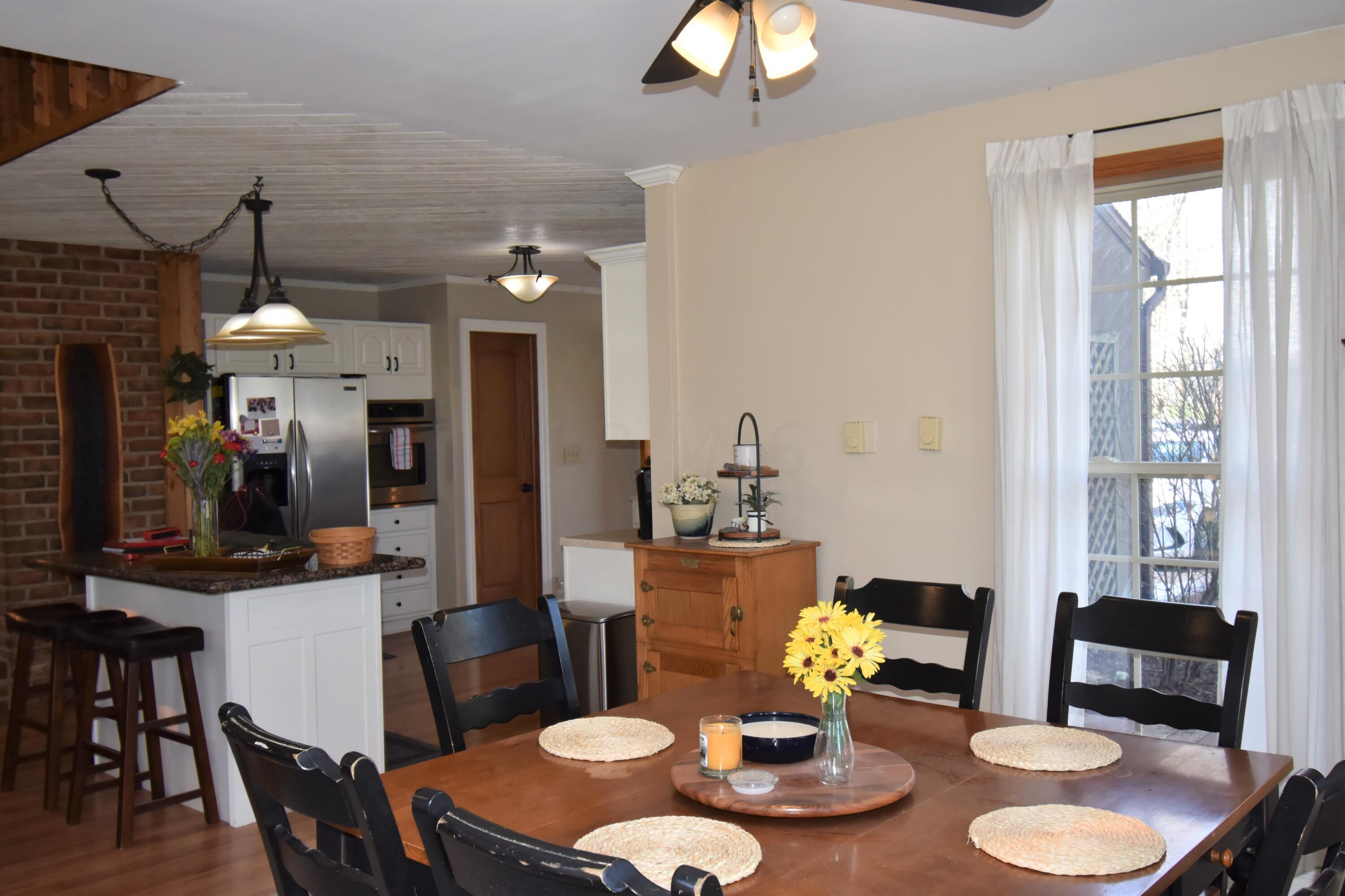 677 Willey Road Delaware, OH 43015 - Photo 7 of 24 Kitchen/Dining