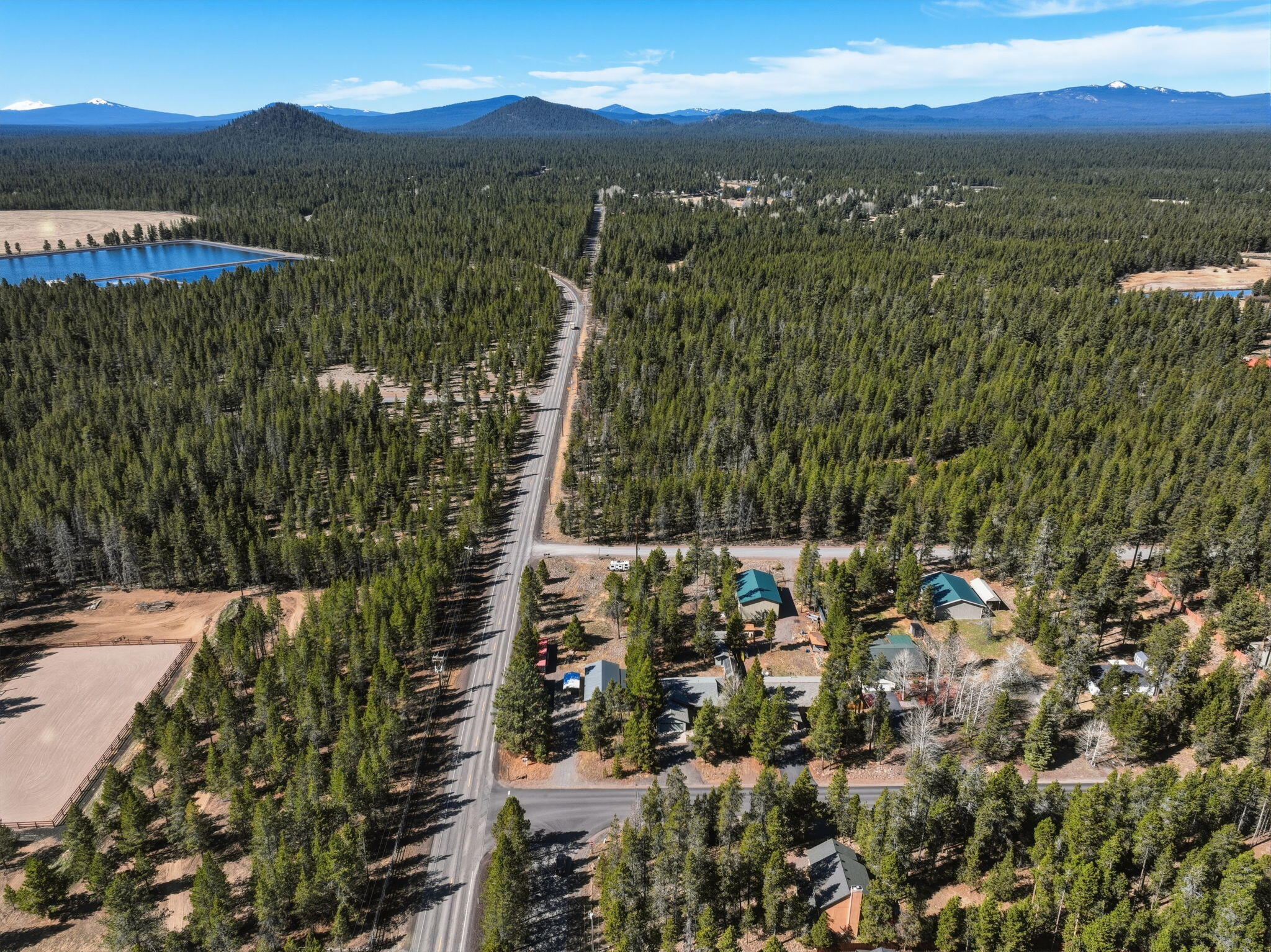 55601 Swan Road Bend, OR 97707 - Photo 3 of 41 12-web-or-mls-Riley_Visuals_012