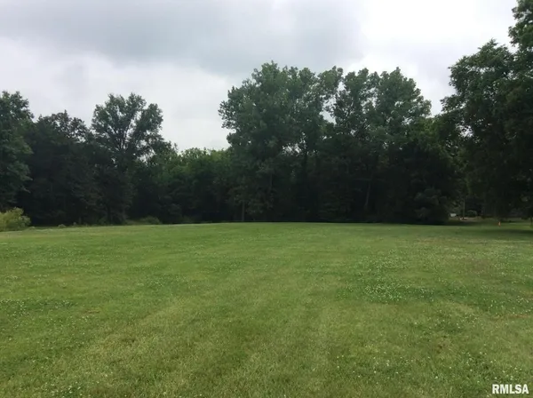 $180,000 | 2604 Veterans Memorial Drive, Mount Vernon, IL 62864