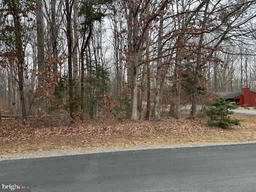 5707 East 32nd Street Yuma, AZ 85365 - Photo 2 of 14 a backyard of a house with lots of green space