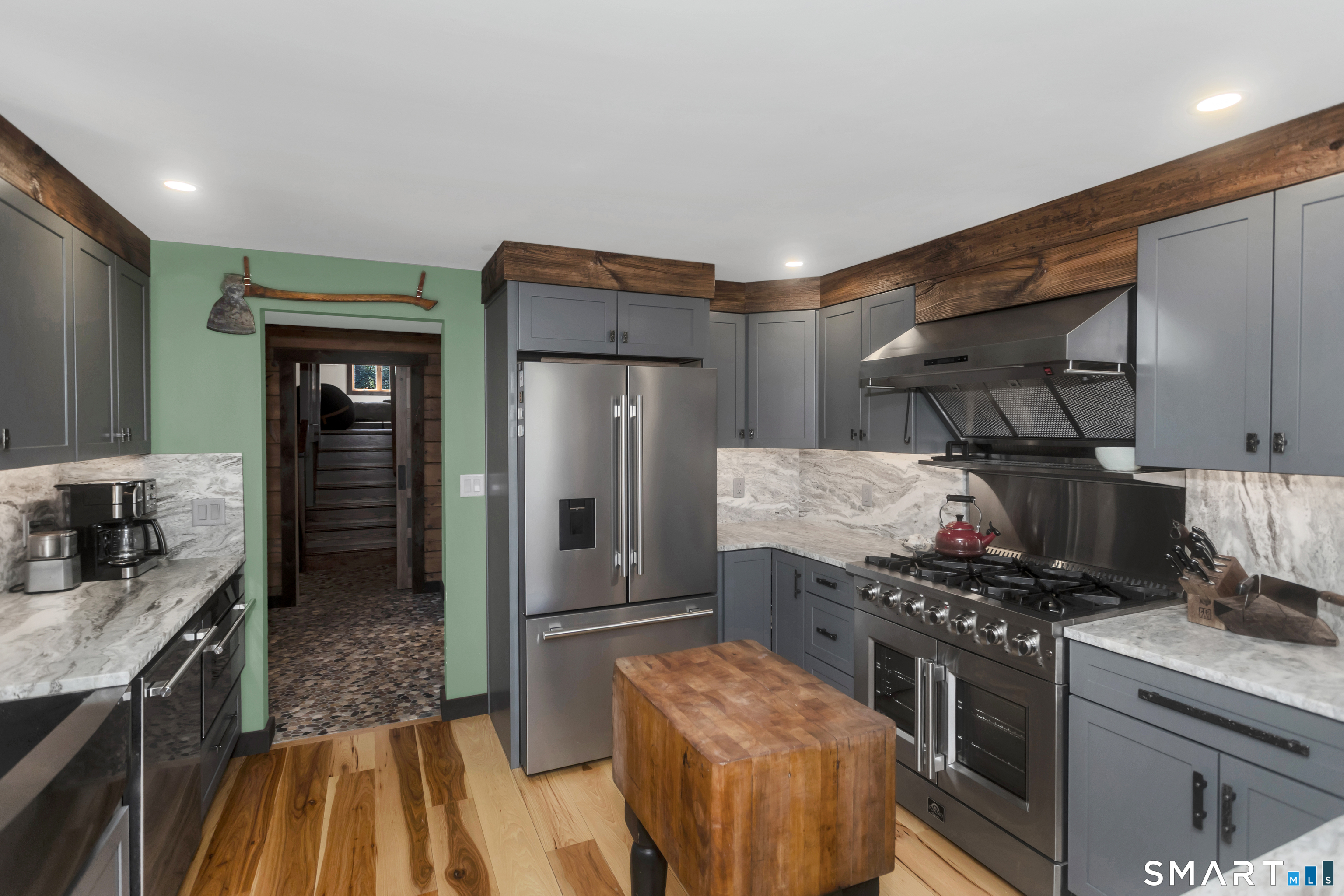 174 South Grand Street Suffield, CT 06093 - Photo 11 of 40