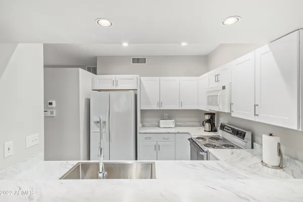 $5,500 | 7700 East Gainey Ranch Road, Unit 101, Scottsdale, AZ 85258