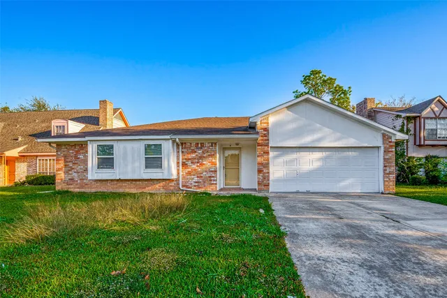 $2,050 | 3107 Sleepy Hollow Drive, Sugar Land, TX 77479