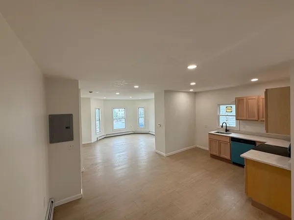$2,100 | 76 Lowell Street, Unit 2, Methuen, MA 01844