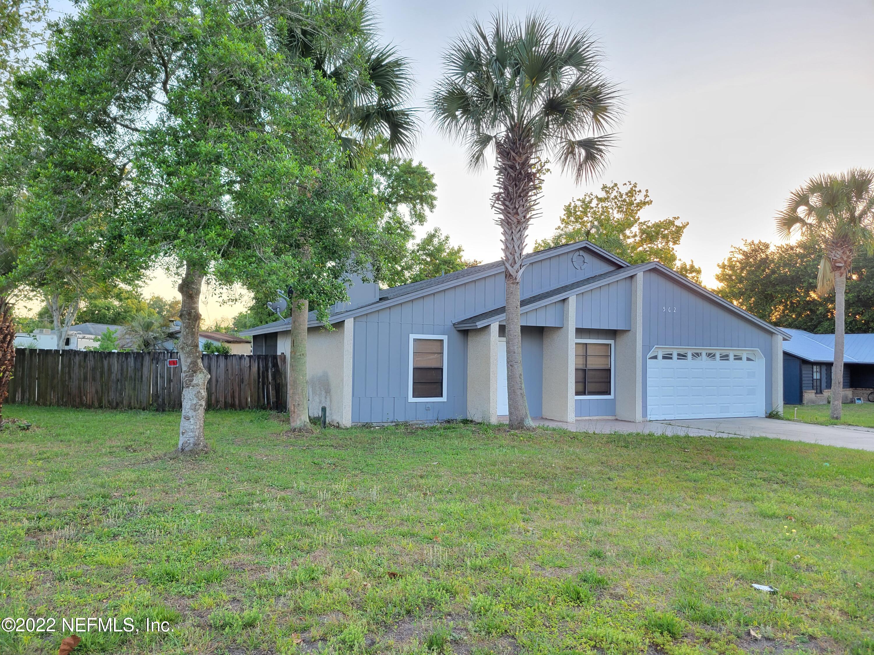 562 George Taylor Street Orange Park, FL 32073 - Photo 2 of 15 20220509_195416