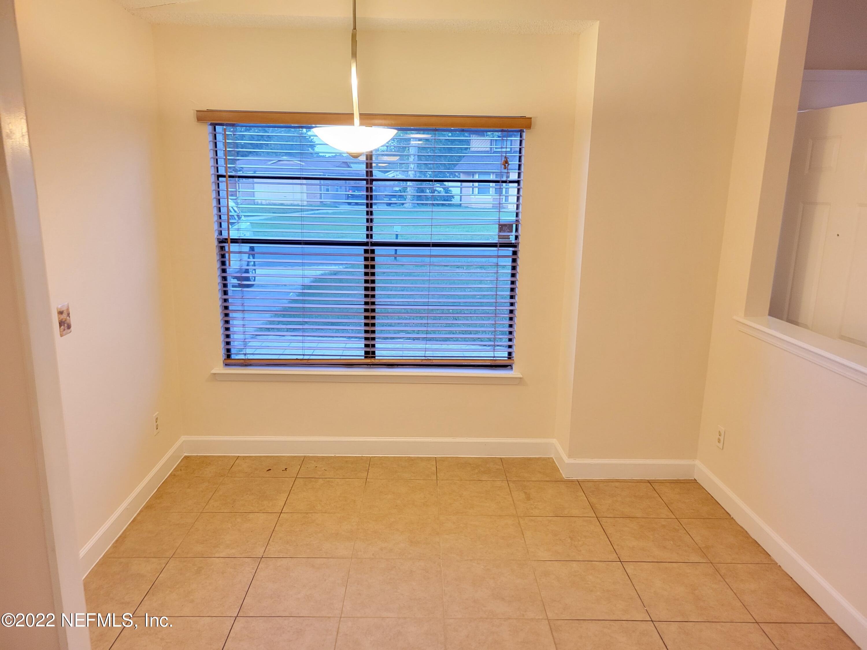 562 George Taylor Street Orange Park, FL 32073 - Photo 7 of 15 20220509_201542