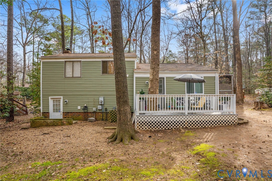 13313 Farm Crest Court Midlothian, VA 23112 - Photo 20 of 24 a view of a house with a window