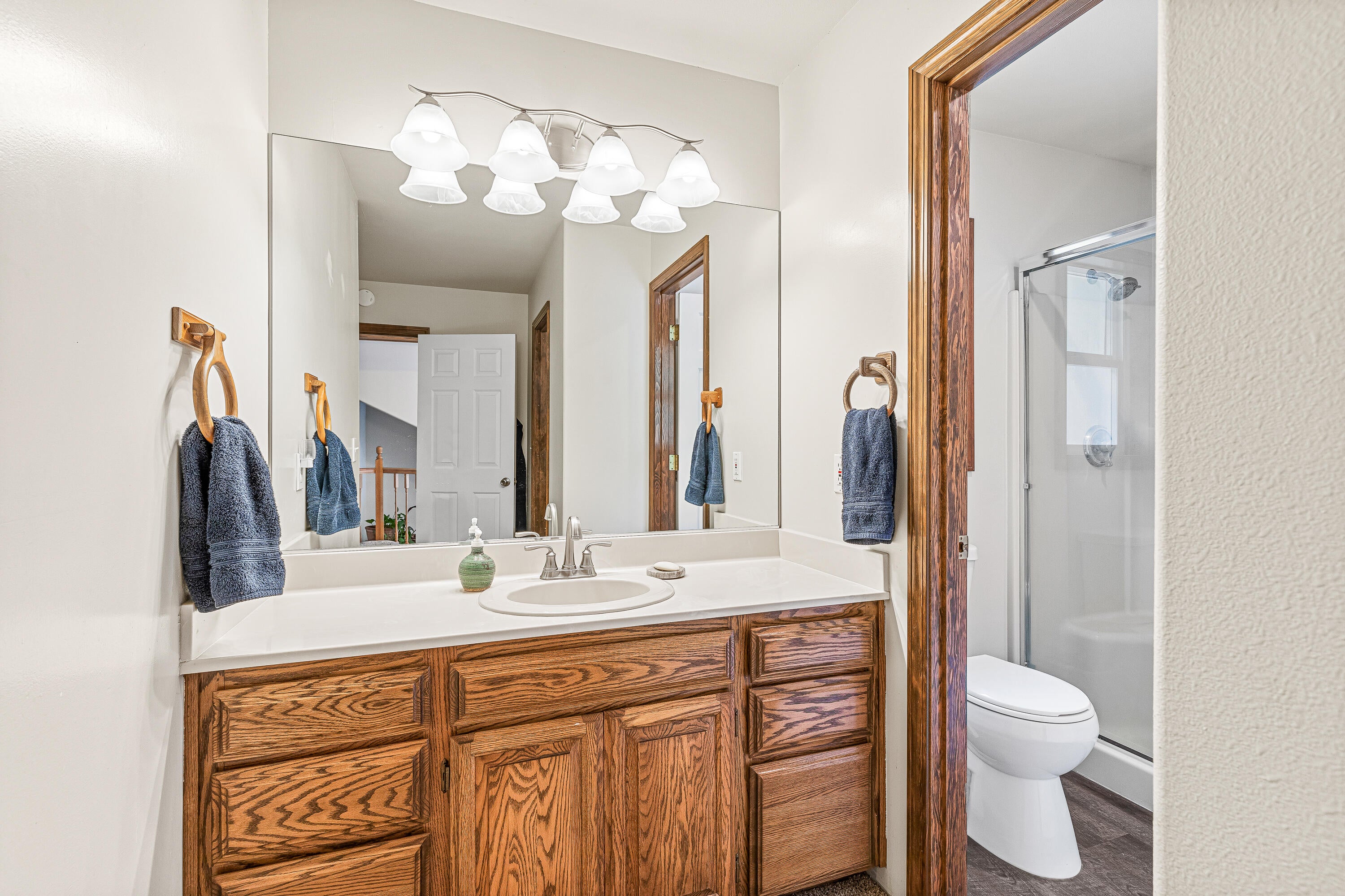 3142 Anderson Creek Road Talent, OR 97540 - Photo 5 of 46 Master bath