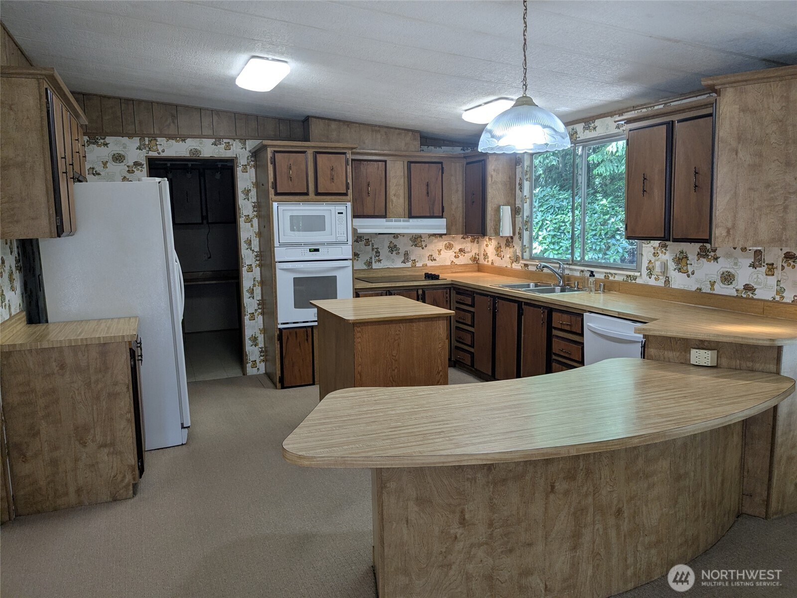 19730 Southeast 210th Street Maple Valley, WA 98038 - Photo 10 of 29