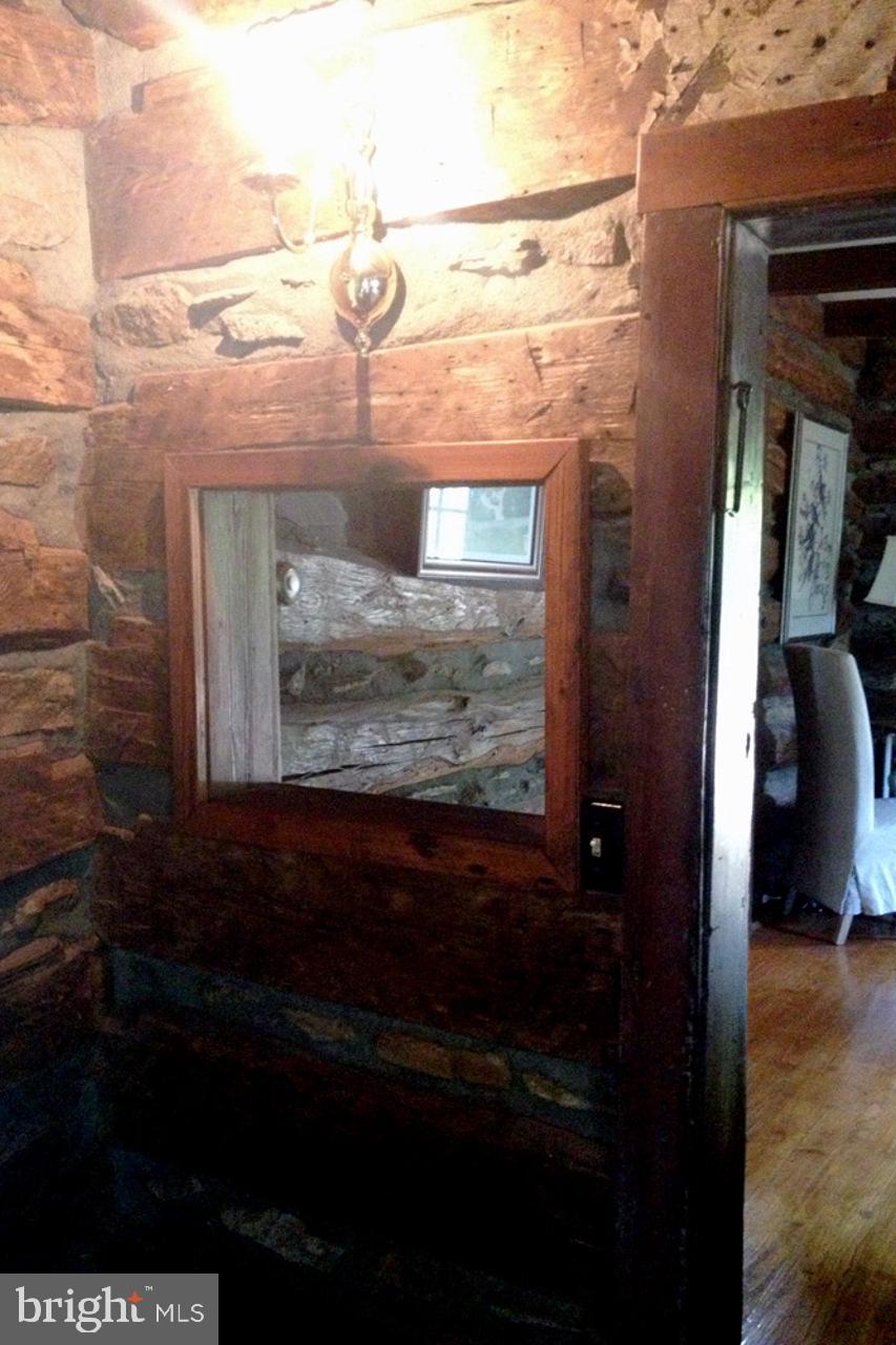 5024 Leeds Manor Road Hume, VA 22639 - Photo 19 of 57 Tavern Window