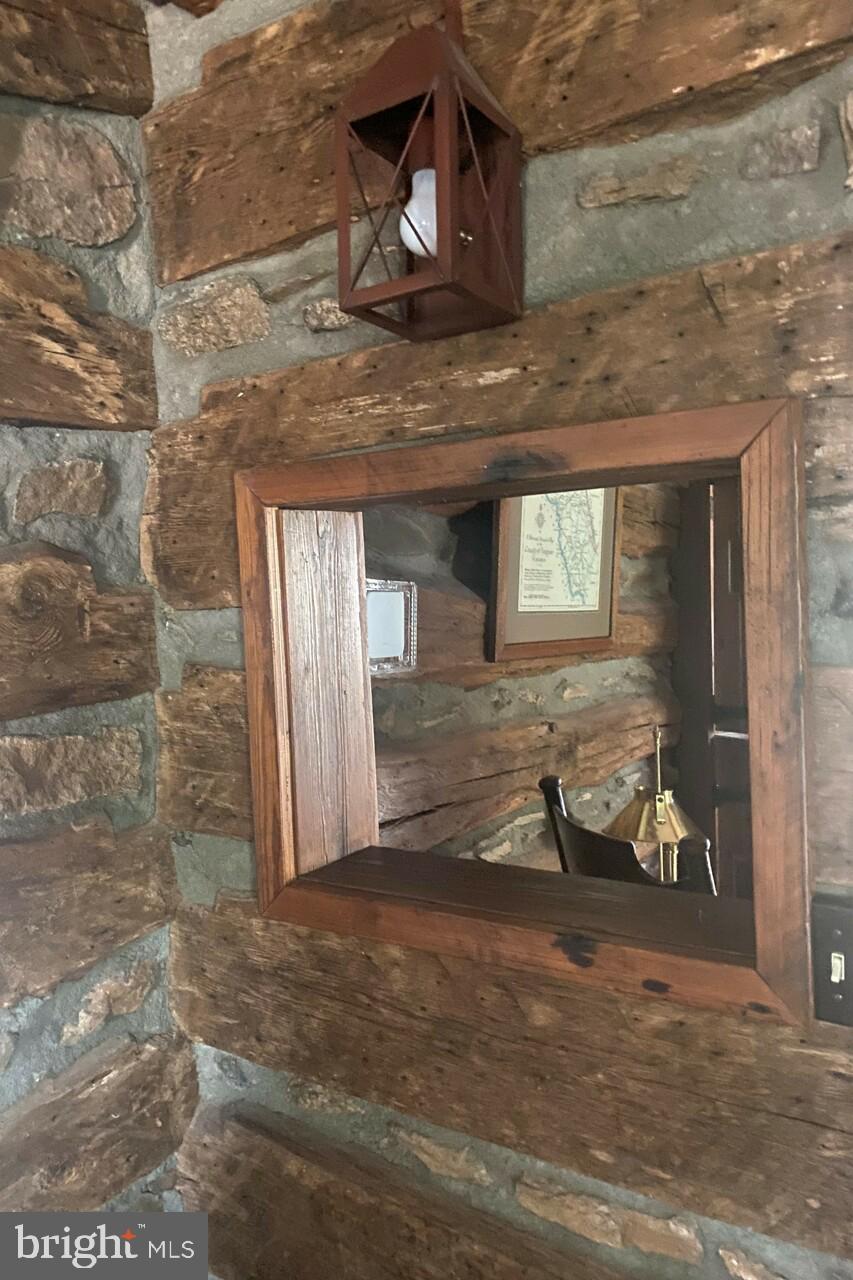 5024 Leeds Manor Road Hume, VA 22639 - Photo 20 of 57 Tavern Window