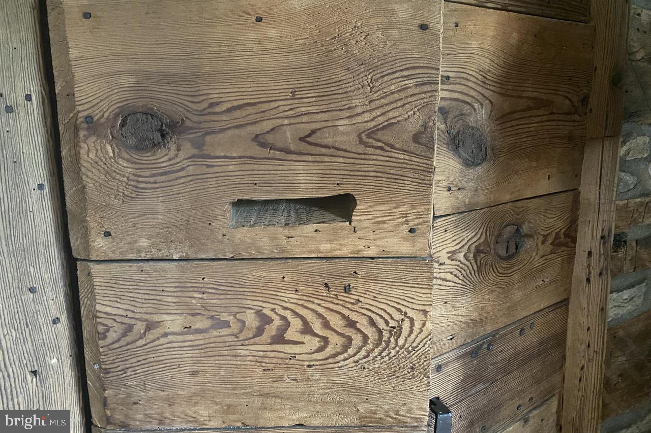 5024 Leeds Manor Road Hume, VA 22639 - Photo 22 of 57 Mail Slot