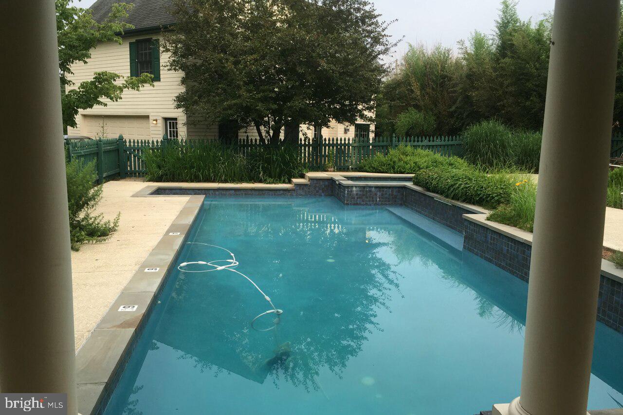 5024 Leeds Manor Road Hume, VA 22639 - Photo 37 of 57 Pool