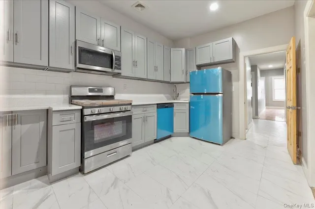 $1,100,000 | 1439 Zerega Avenue | Westchester Village