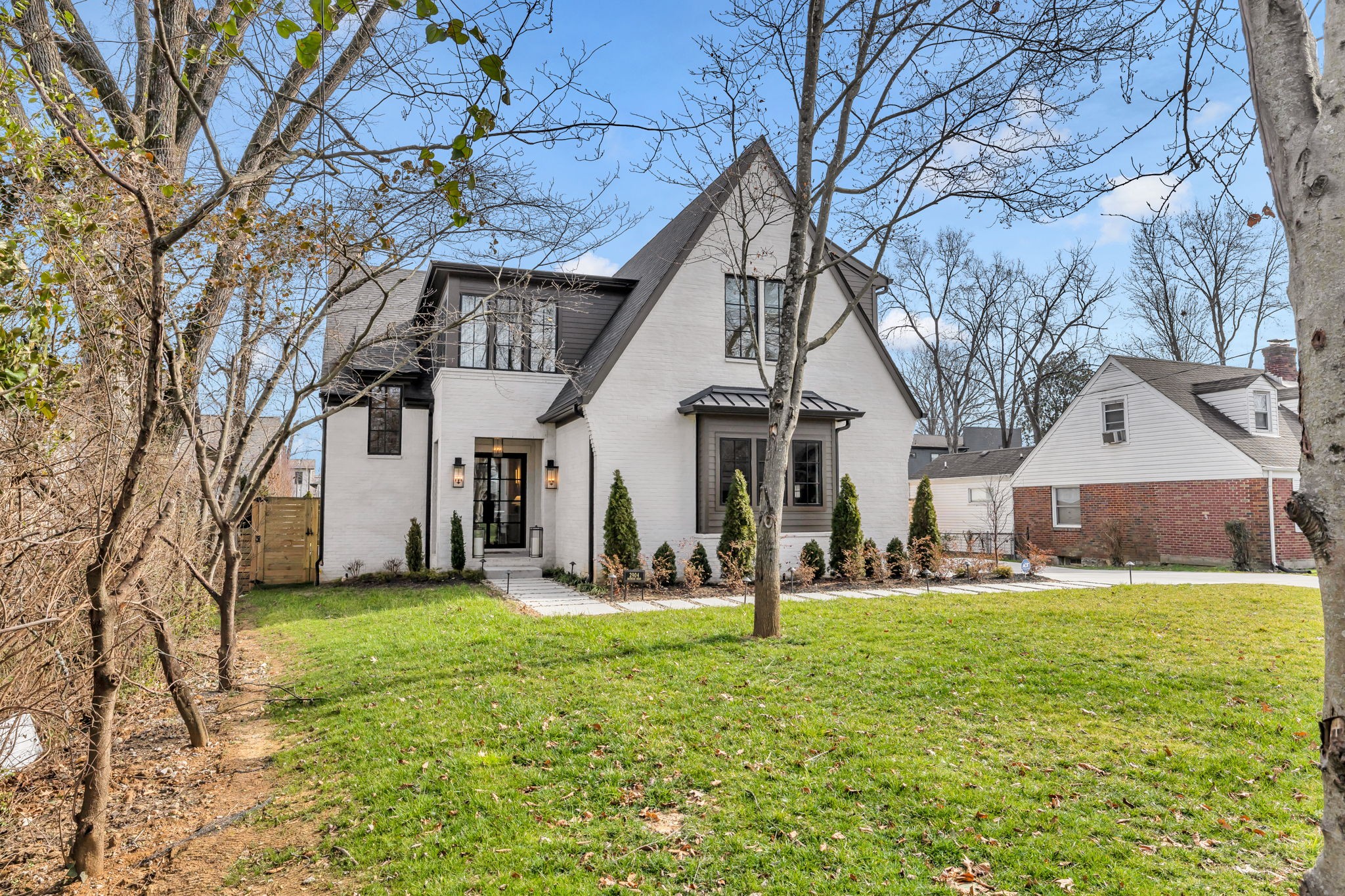 2904 Snowden Road Nashville, TN 37204 - Photo 2 of 69 a view of a house with a yard