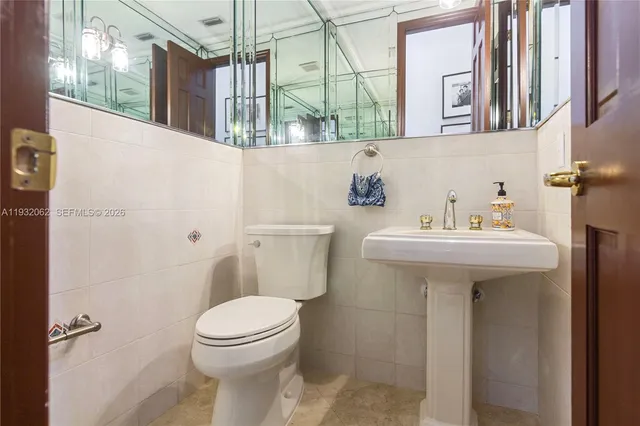 $4,100,000 | 11825 South Mitchell Manor Circle, Pinecrest, FL 33156