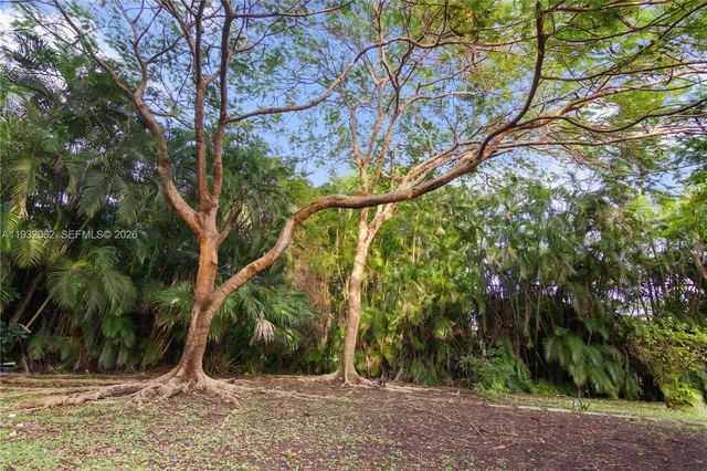 $4,100,000 | 11825 South Mitchell Manor Circle, Pinecrest, FL 33156