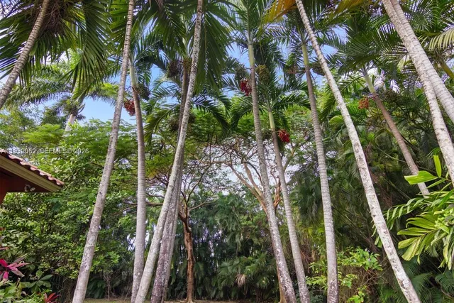 $4,100,000 | 11825 South Mitchell Manor Circle, Pinecrest, FL 33156