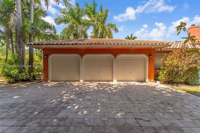 $3,999,999 | 11825 South Mitchell Manor Circle, Pinecrest, FL 33156