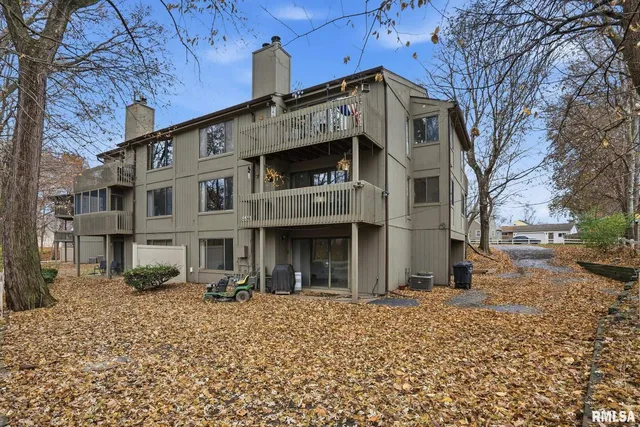 $164,500 | 2200 36th Street, Unit 3C, Rock Island, IL 61201