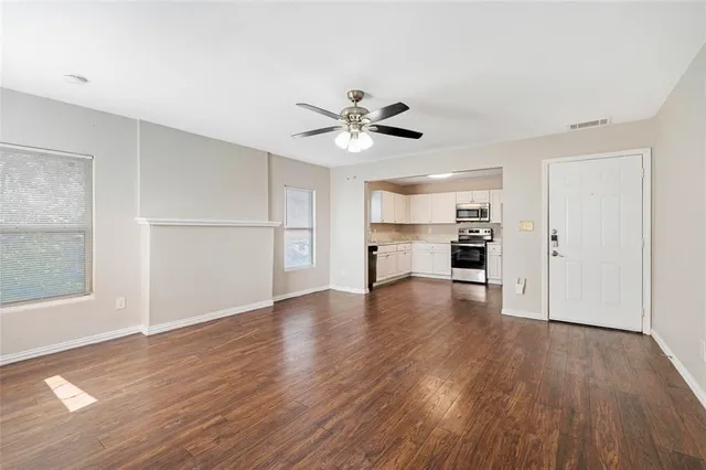 $1,350 | 2735 Purington Avenue, Unit 201, Fort Worth, TX 76103