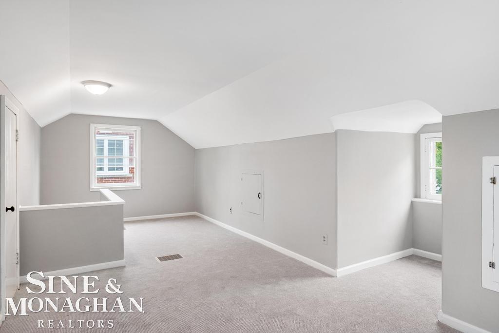 1817 Roslyn Road Grosse Pointe, MI 48236 - Photo 17 of 29 50163346-39EE3F63-3F05-43EF-AC60-AA5E890C0760.JPG