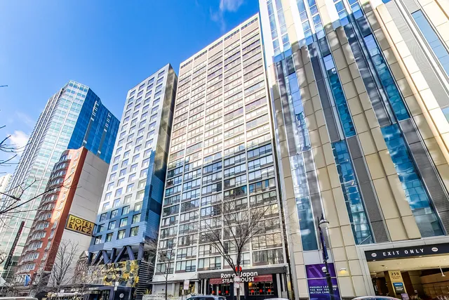 $274,900 | 230 East Ontario Street, Unit 2305, Chicago, IL 60611