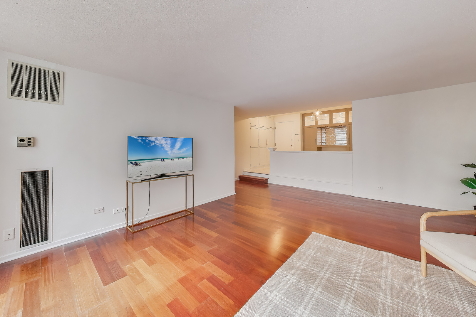 230 East Ontario Street, Unit 2305 Chicago, IL 60611 - Photo 14 of 35