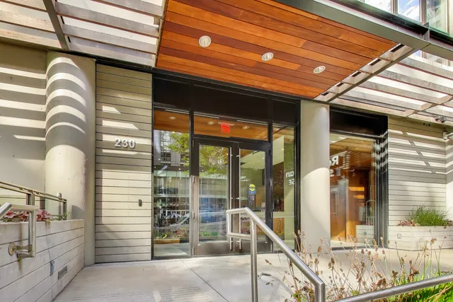 $274,900 | 230 East Ontario Street, Unit 2305, Chicago, IL 60611