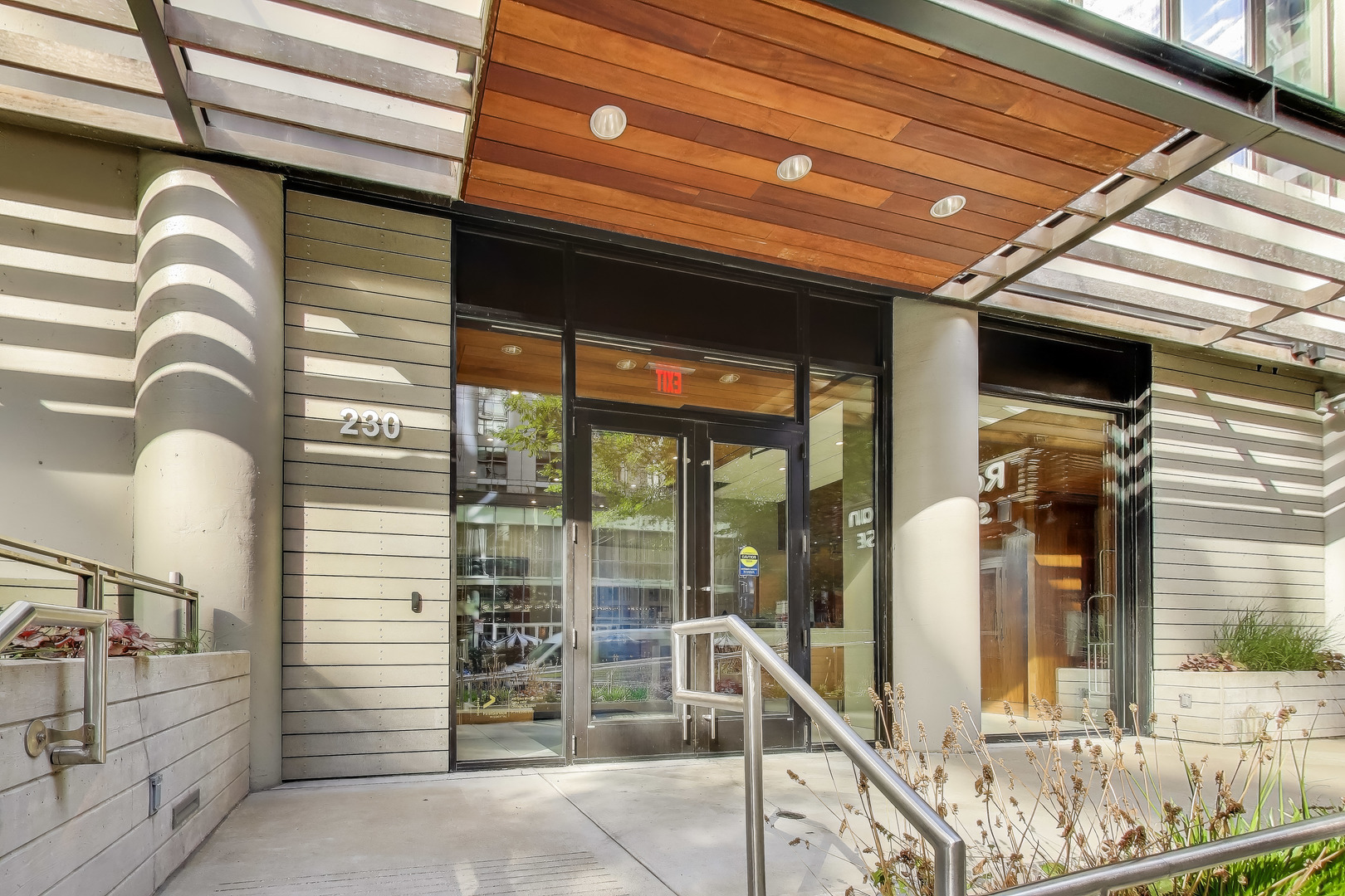 230 East Ontario Street, Unit 2305 Chicago, IL 60611 - Photo 2 of 35