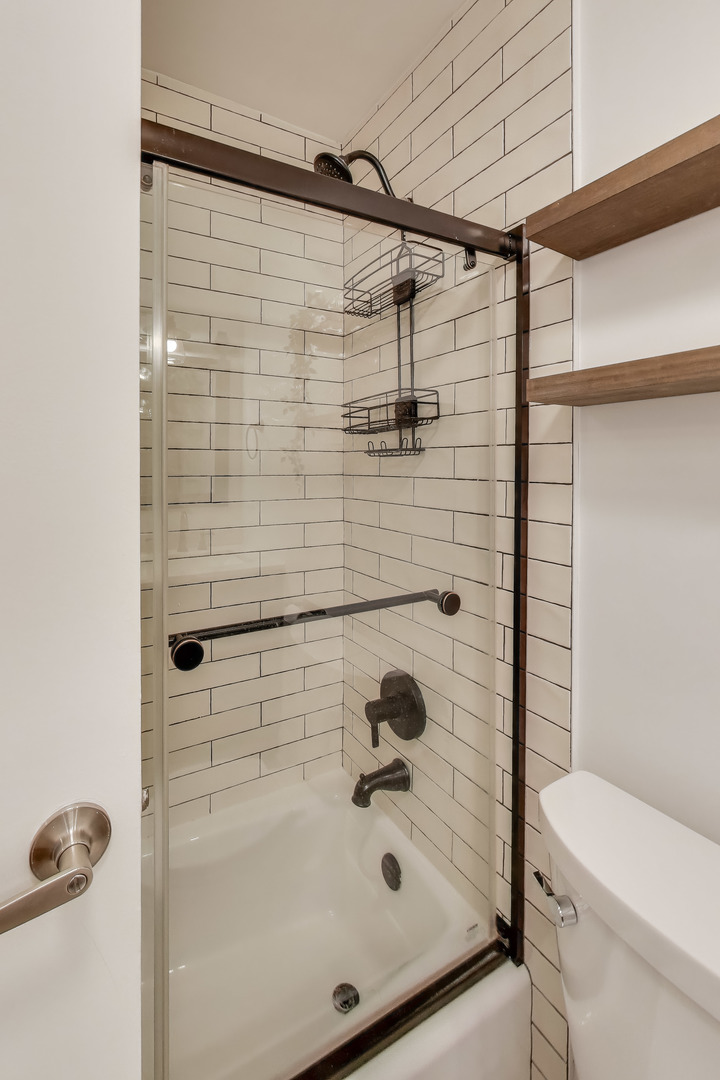 230 East Ontario Street, Unit 2305 Chicago, IL 60611 - Photo 24 of 35