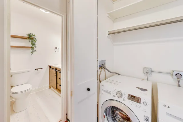 $274,900 | 230 East Ontario Street, Unit 2305, Chicago, IL 60611