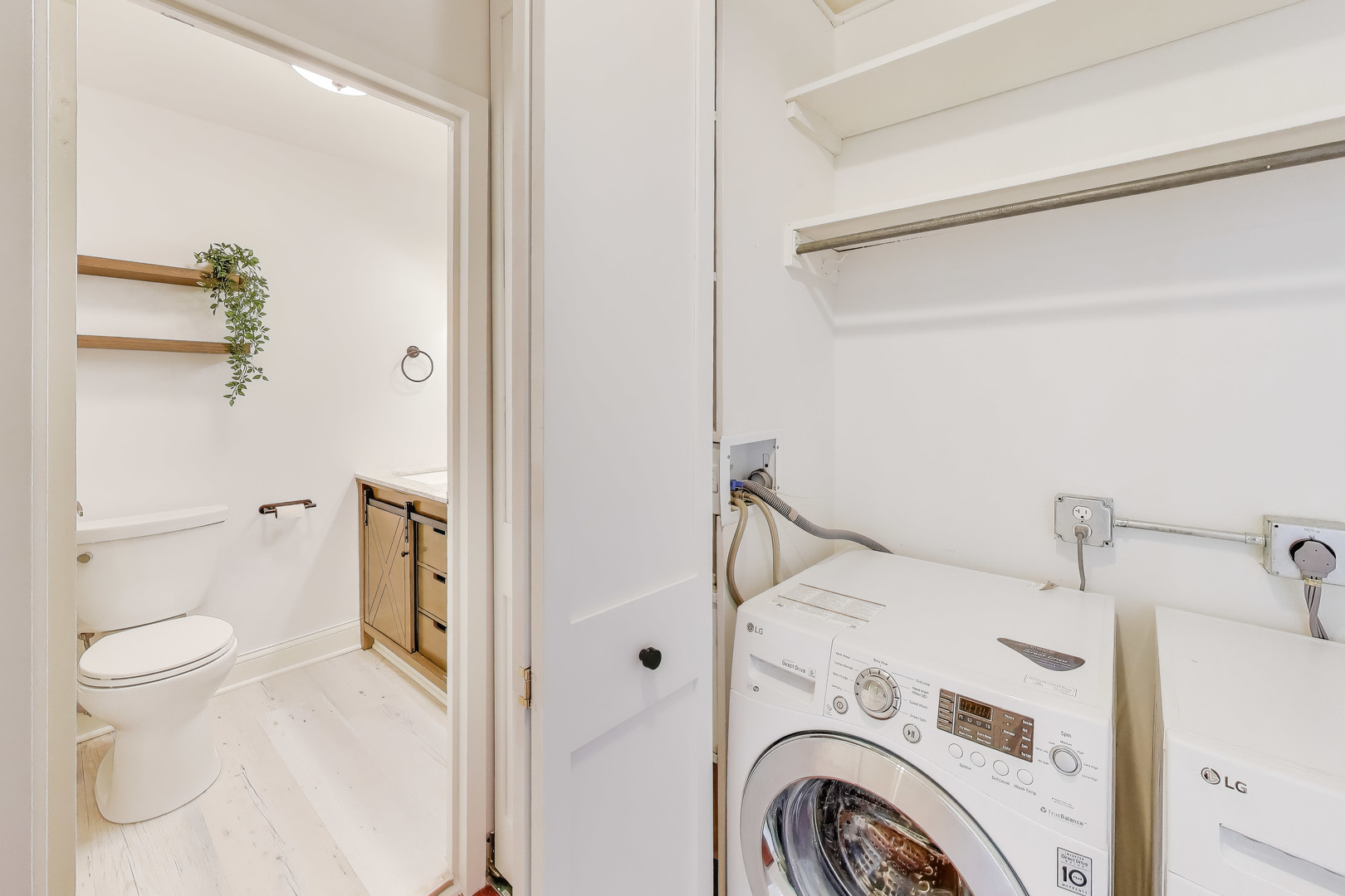 230 East Ontario Street, Unit 2305 Chicago, IL 60611 - Photo 25 of 35