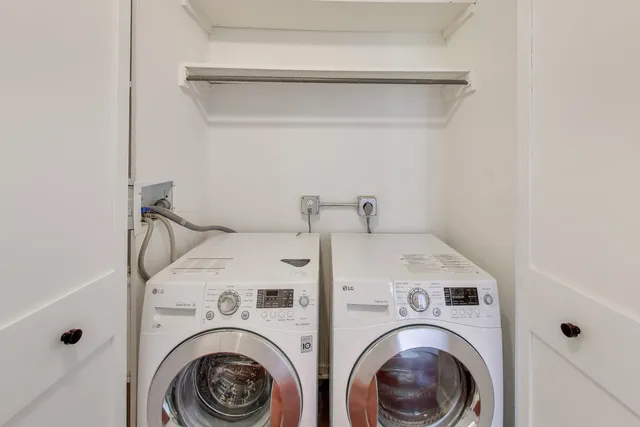 $274,900 | 230 East Ontario Street, Unit 2305, Chicago, IL 60611