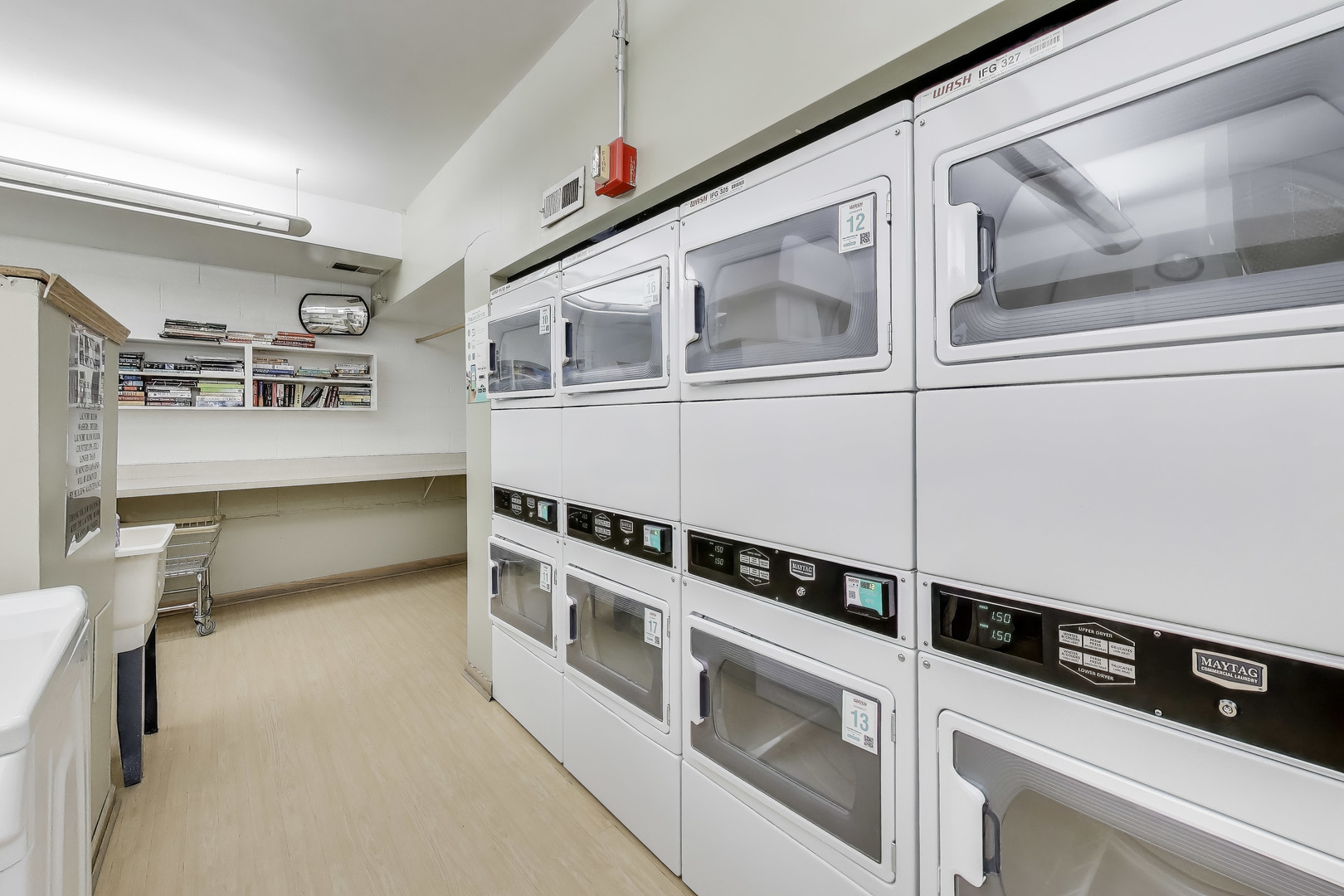 230 East Ontario Street, Unit 2305 Chicago, IL 60611 - Photo 30 of 35