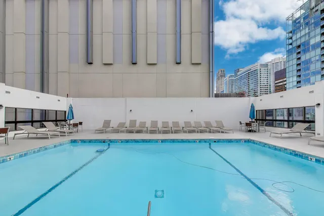 $274,900 | 230 East Ontario Street, Unit 2305, Chicago, IL 60611