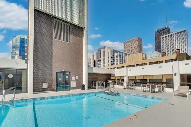 $274,900 | 230 East Ontario Street, Unit 2305, Chicago, IL 60611