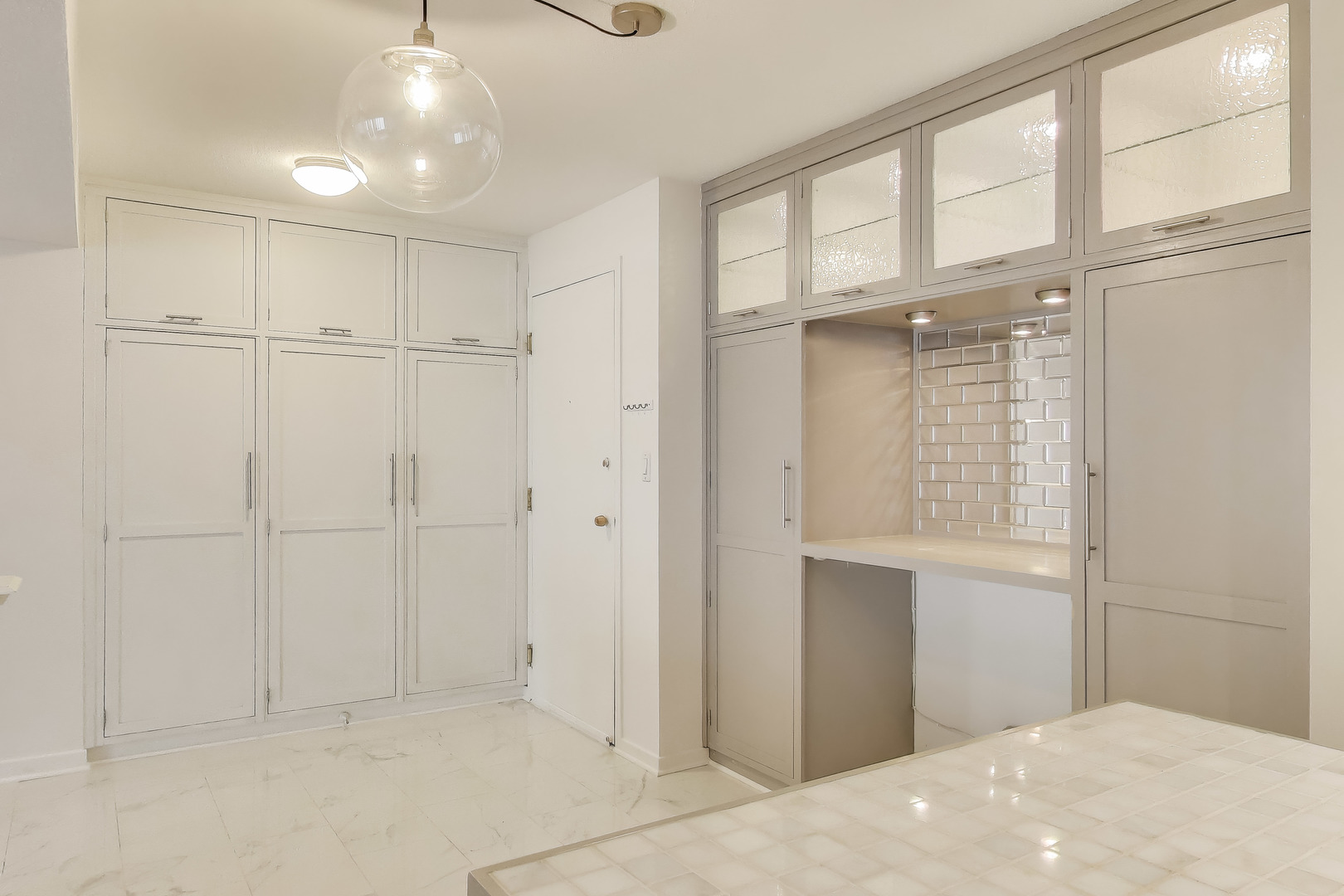 230 East Ontario Street, Unit 2305 Chicago, IL 60611 - Photo 9 of 35