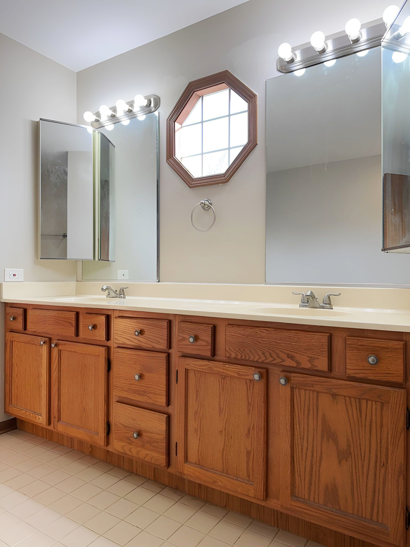 731 Roaring Brook Lane Algonquin, IL 60102 - Photo 21 of 33