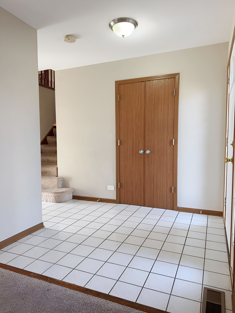 731 Roaring Brook Lane Algonquin, IL 60102 - Photo 5 of 33