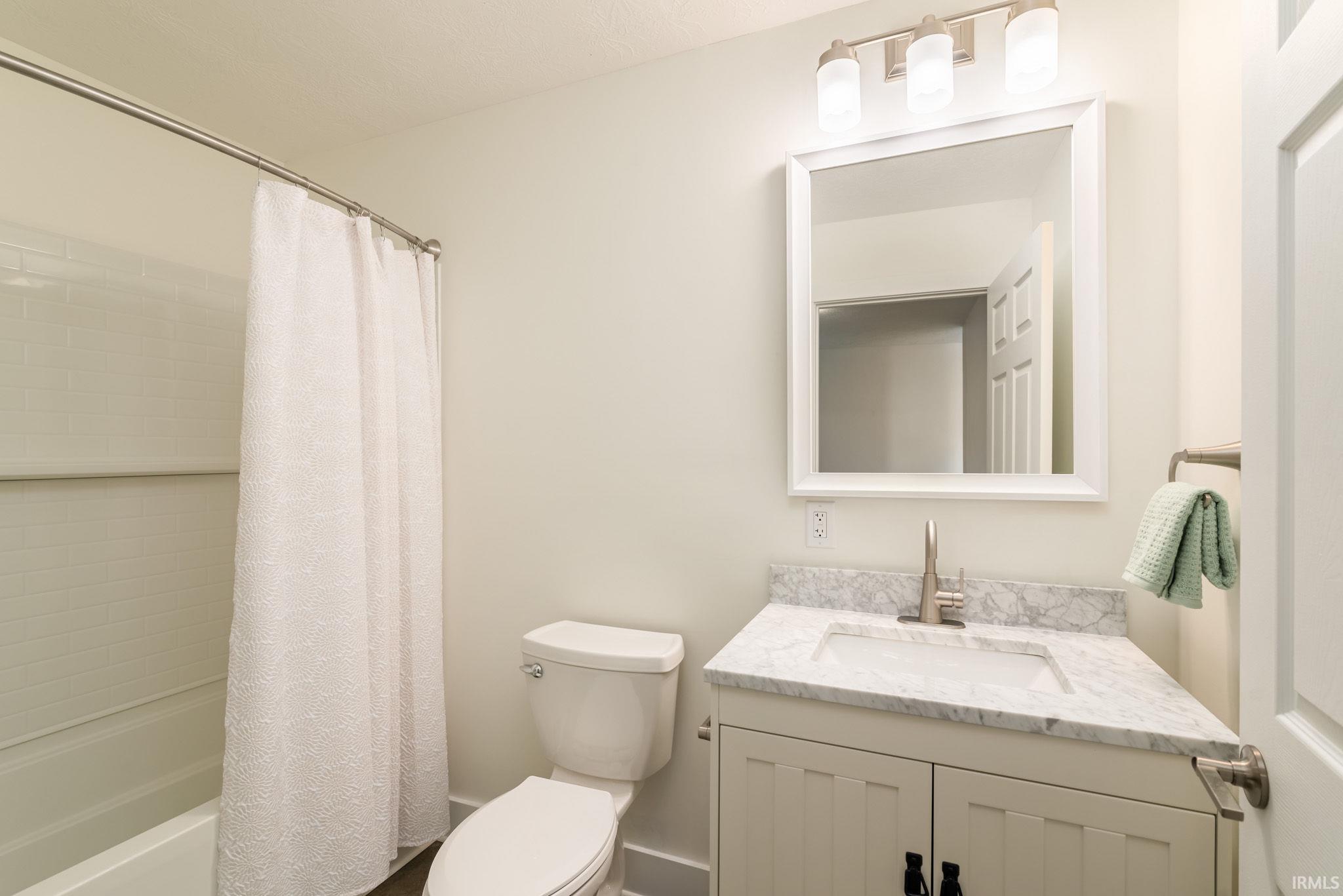 2124 Foxfire Lane Kokomo, IN 46902 - Photo 19 of 32