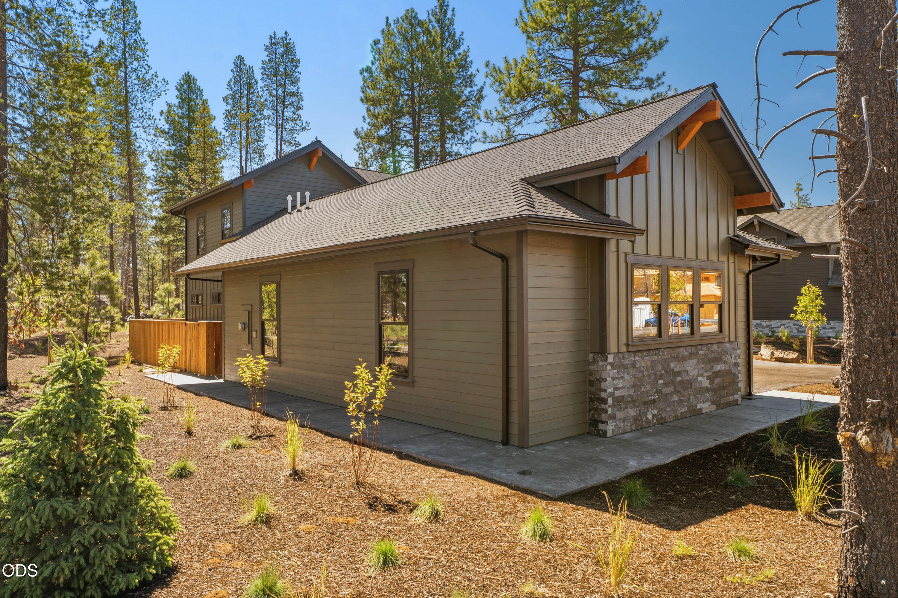 17780 Preservation Loop, Unit 486 Bend, OR 97707 - Photo 2 of 43
