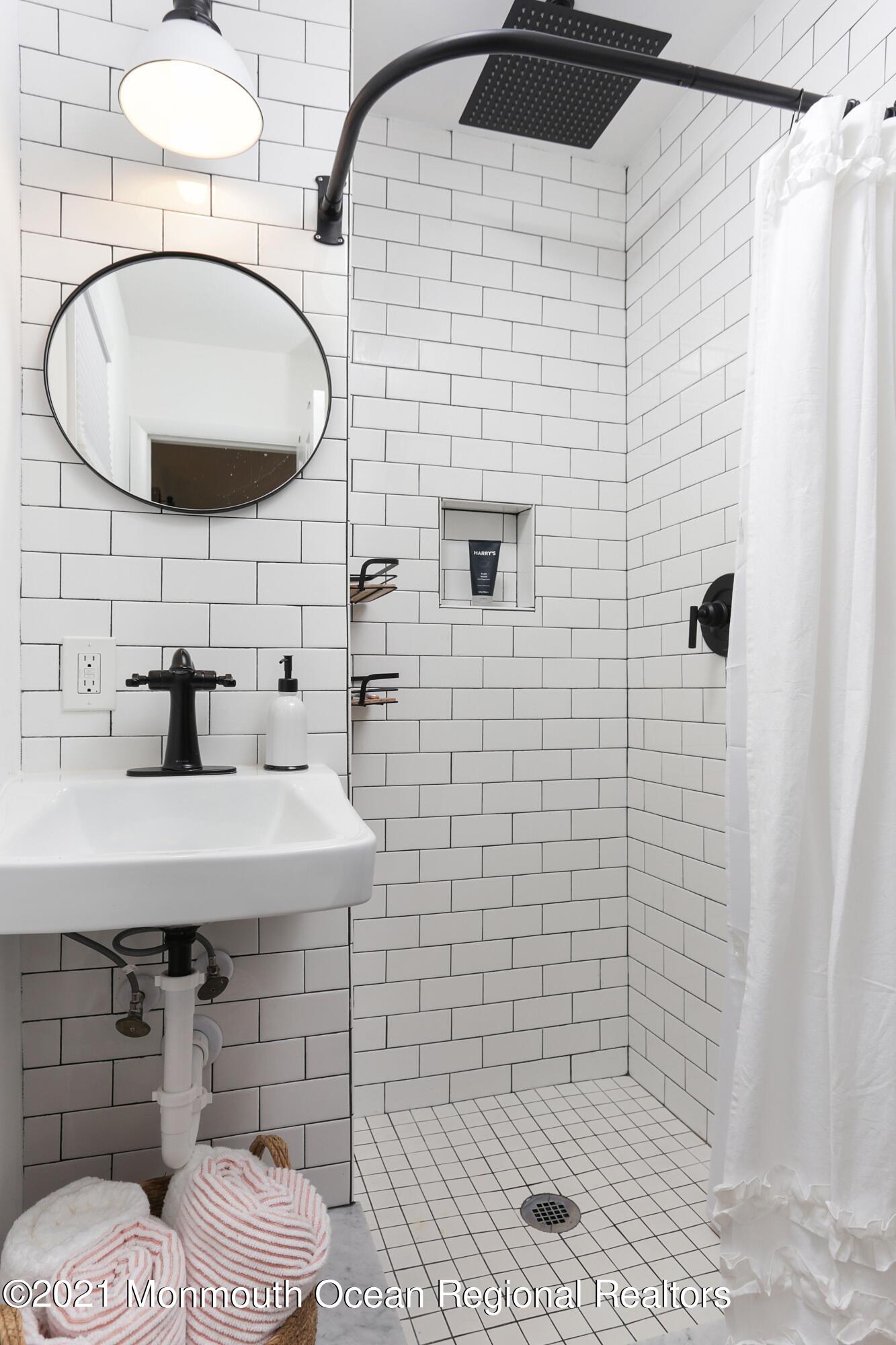90 Oak Hill Road Middletown, NJ 07701 - Photo 23 of 46 OakhillMasterbath