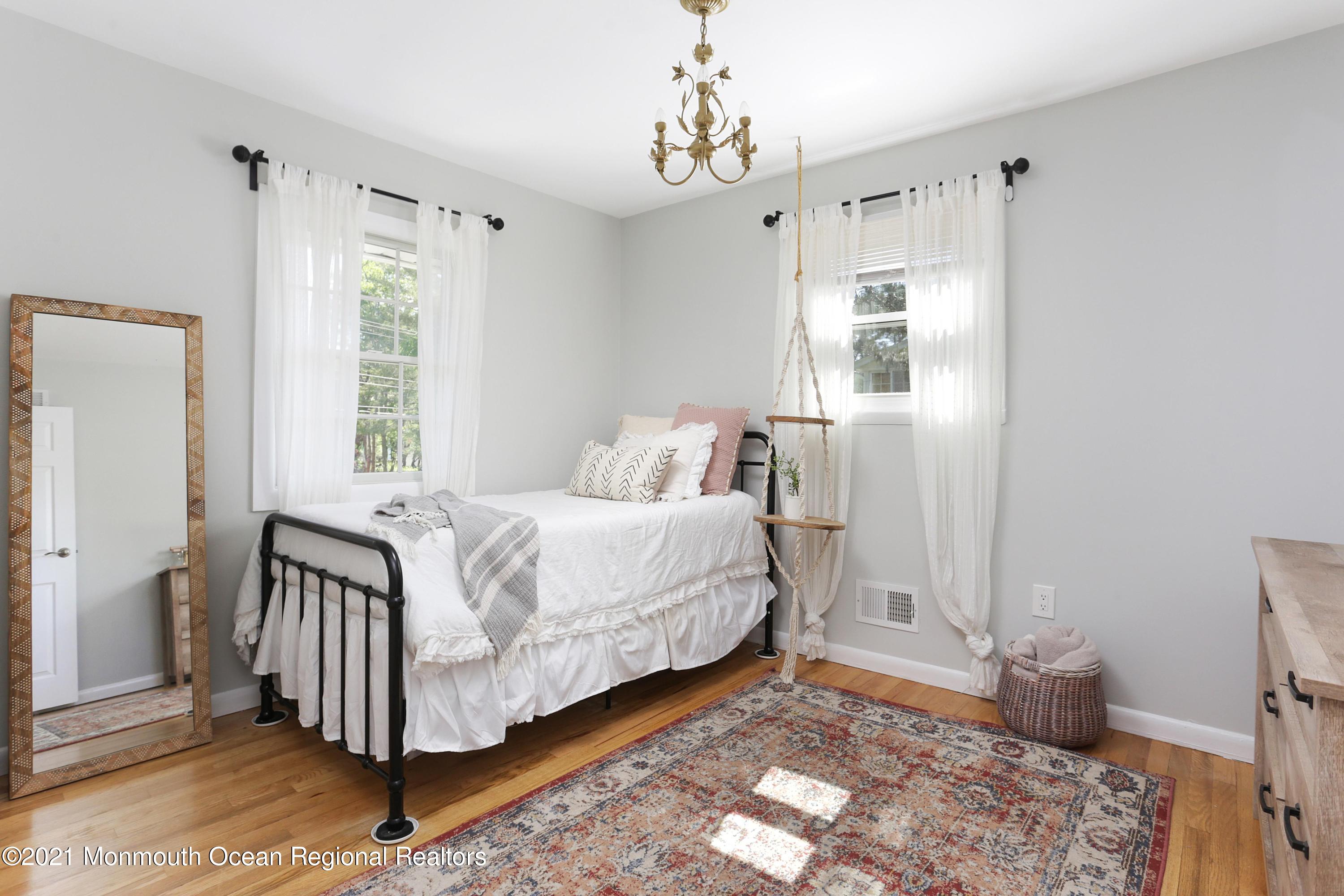 90 Oak Hill Road Middletown, NJ 07701 - Photo 25 of 46 Oakhillbed2