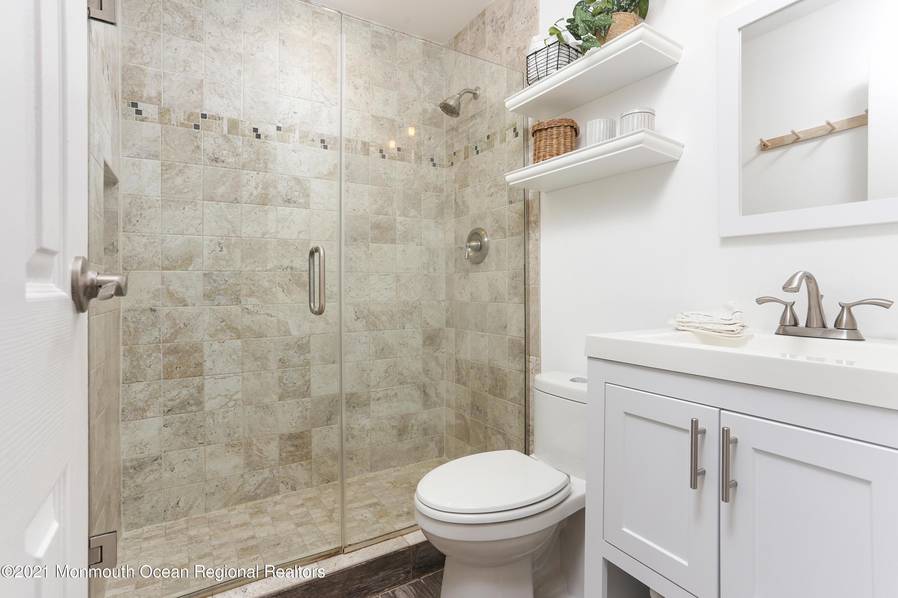 90 Oak Hill Road Middletown, NJ 07701 - Photo 26 of 46 OakhillMainbath