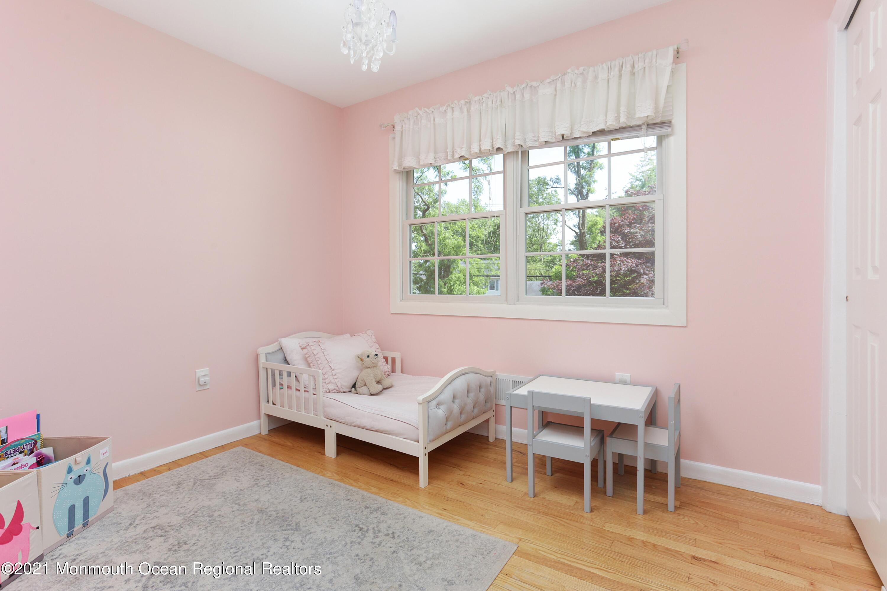90 Oak Hill Road Middletown, NJ 07701 - Photo 28 of 46 OakHIllbed1
