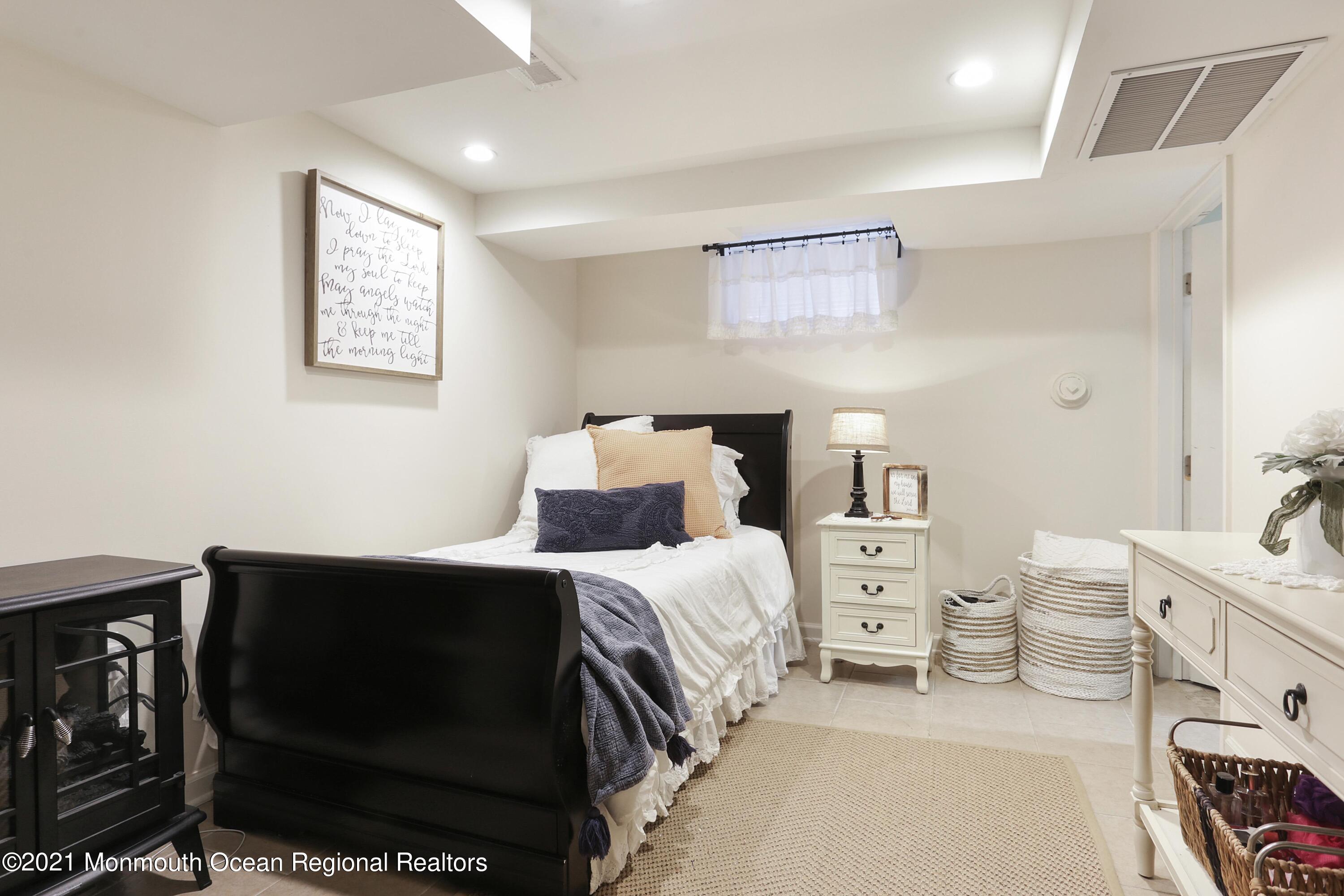 90 Oak Hill Road Middletown, NJ 07701 - Photo 31 of 46 OakhillLowerbedroom4