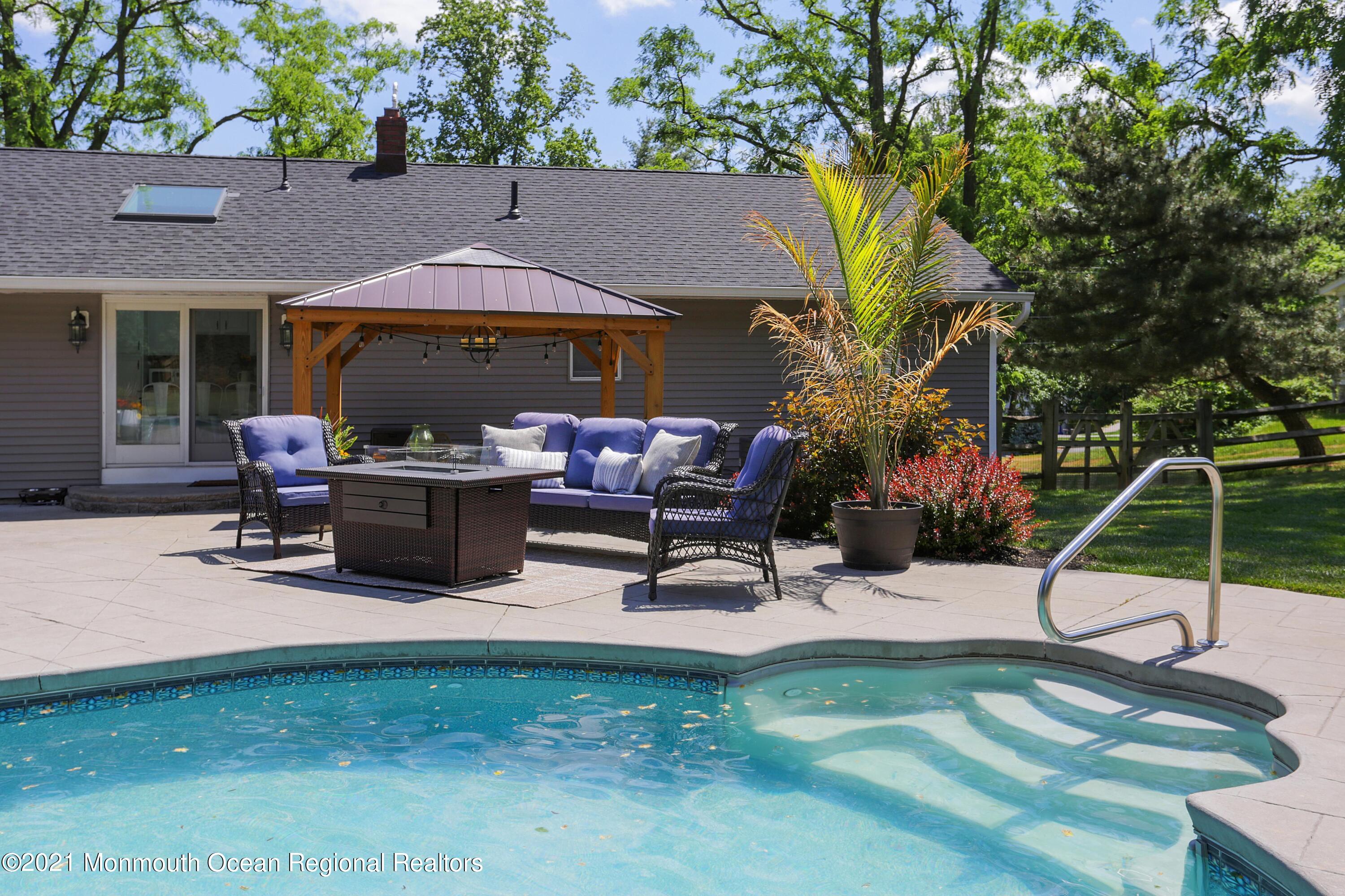 90 Oak Hill Road Middletown, NJ 07701 - Photo 34 of 46 Oakhillbackpool3